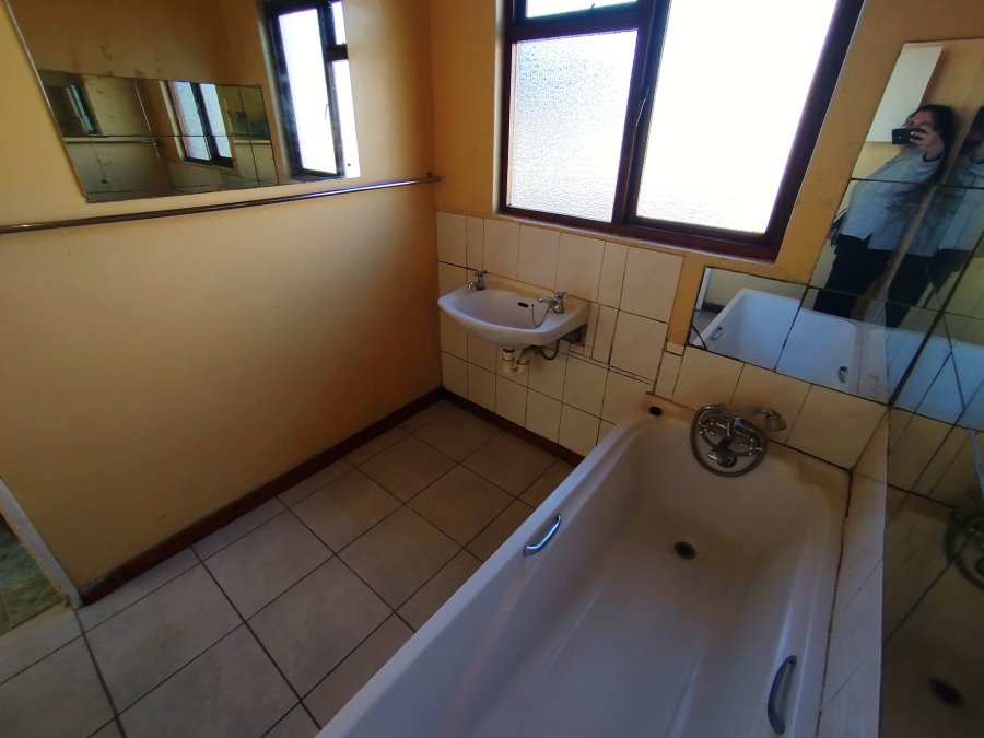 To Let 1 Bedroom Property for Rent in Vredenburg Western Cape